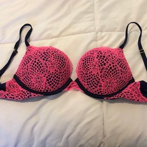 Victoria’s Secret Bombshell Plunge Bra